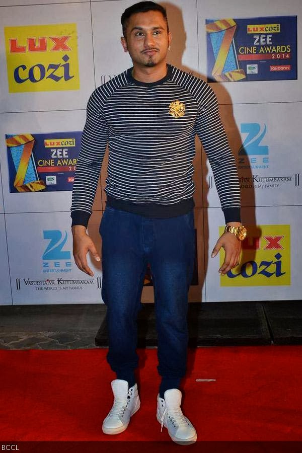 Yo Yo Honey Singh walks the red carpet at the Zee Cine Awards 2014, held at Filmcity, in Mumbai, on February 08, 2014. (Pic: Viral Bhayani) Yo Yo Honey Singh walks the red carpet at the Zee Cine Awards 2014, held at Filmcity, in Mumbai, on February 08, 2014. (Pic: Viral Bhayani)
