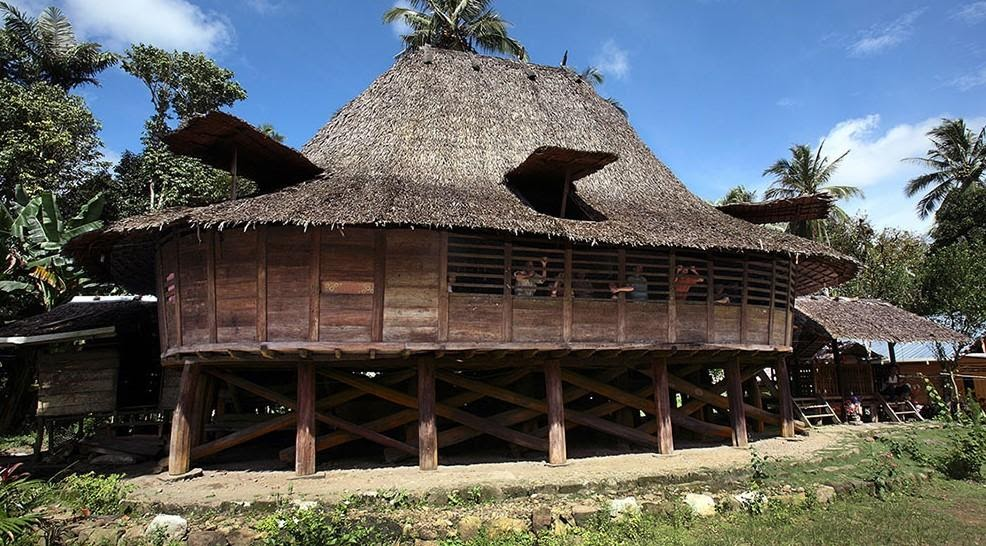 Jenis jenis Rumah  Adat Nias  dan Perbedaan Arsitekturnya