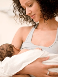 علاج تقرح و تشقق حلمة الثدي أثناء فترة الرضاعة الطبيعيه Mom%2520breastfeeding%2520milk%2520duds%2520article