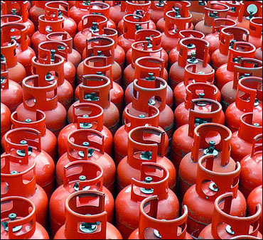 Sri Mahadeshwara Gas Enterprises, 100 Feet Rd, Gandhinagar, Mandya, Karnataka 571401, India, Gas_Agency, state KA