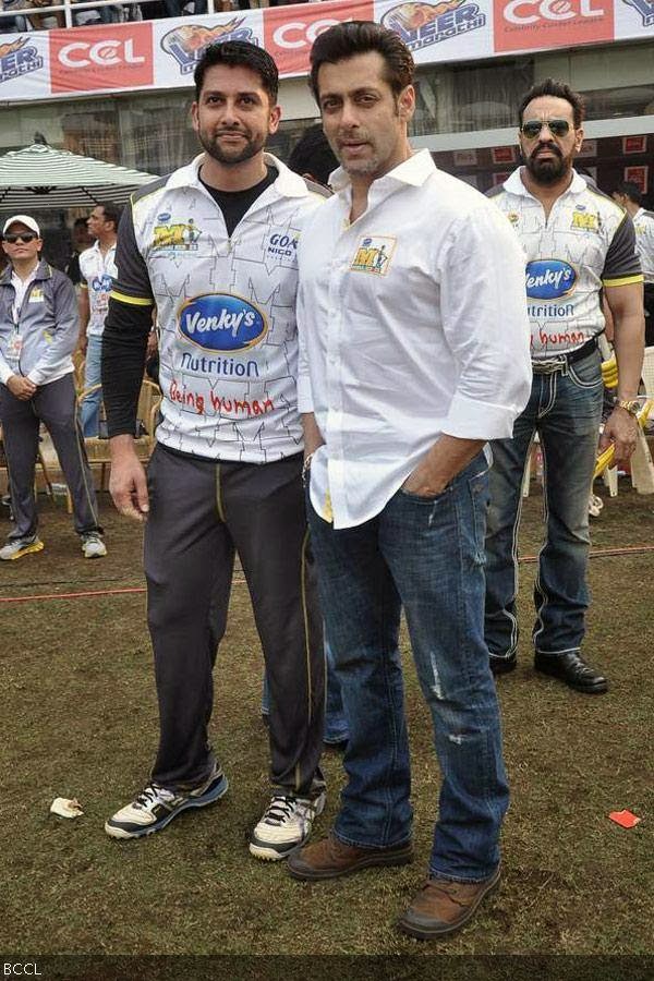 Aftab Shivdasani and Salman Khan during the Celebrity Cricket League 2014, held at the DY Patil Stadium, in Mumbai, on January 25, 2014. (pic: Viral Bhayani)