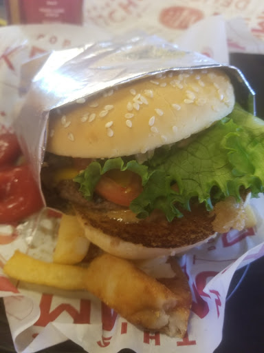 Hamburger Restaurant «Red Robin Gourmet Burgers», reviews and photos, 7575 W Edgerton Ave, Greenfield, WI 53220, USA