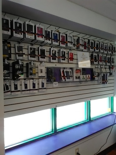 Cell Phone Store «MetroPCS», reviews and photos, 1040 Main St, Willimantic, CT 06340, USA