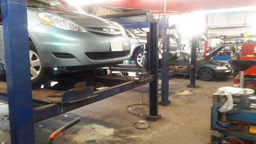 Auto Repair Shop «Meineke Car Care Center», reviews and photos, 609 Oak St, Brockton, MA 02301, USA