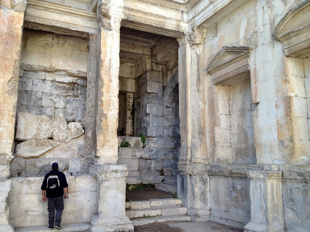 Храм Дианы (Temple de Diane) Достопримечательности Нима (Nîmes)