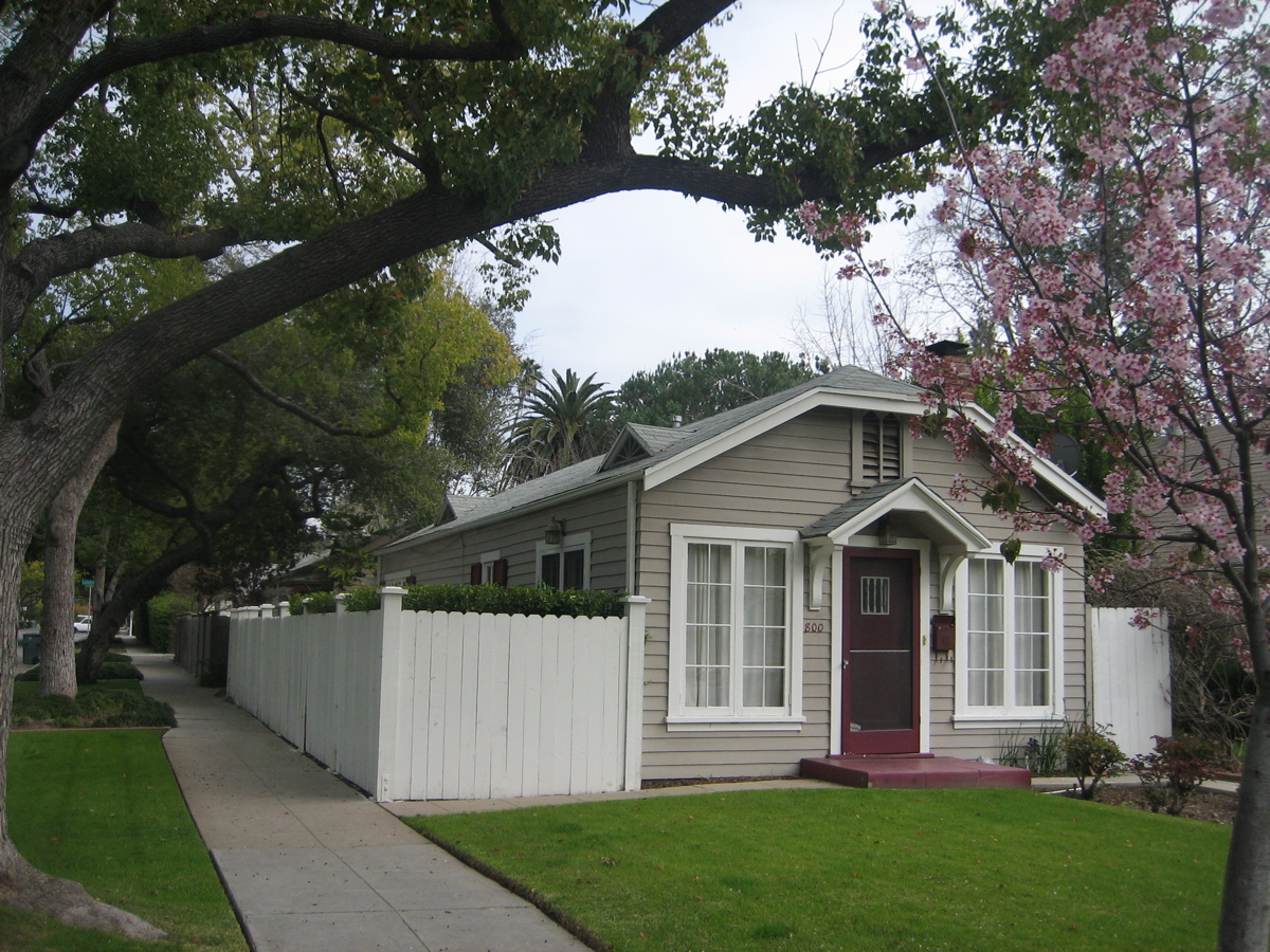 more than just an address Bungalow in Madison Heights Area of Pasadena