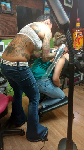 Tattoo Shop «Hollywood Twisted Needles», reviews and photos, 618 S Patterson St, Valdosta, GA 31601, USA