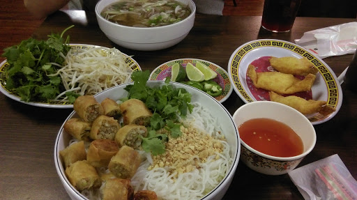 Vietnamese Restaurant «Little Saigon Restaurant», reviews and photos, 1191 Fort Campbell Blvd B, Clarksville, TN 37042, USA