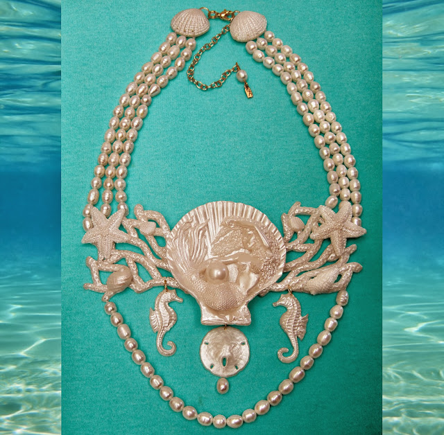 Mermaid Jewelry Necklace in Pearl