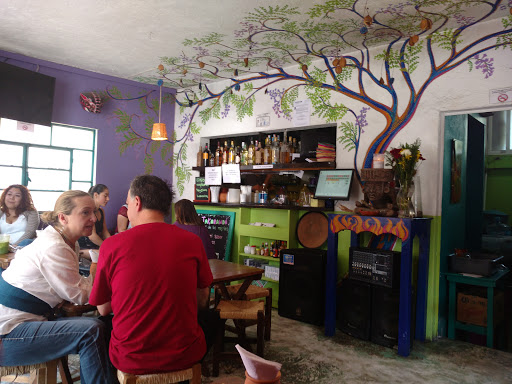 Jacaranda Mojito bar Y Cafe, Del Tepozteco 18B, Santisima Trinidad, 62520 Tepoztlán, Mor., México, Bar | MOR