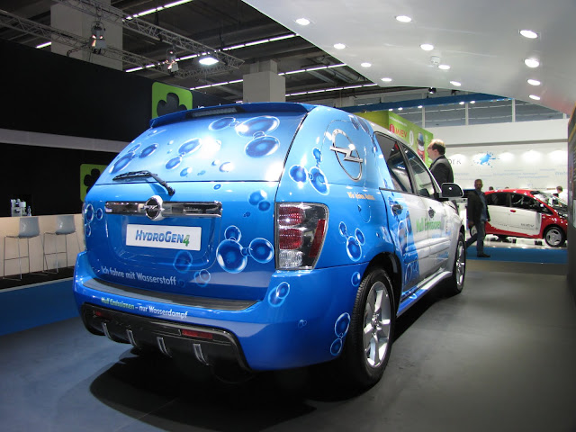 Opel Hydrogen4 (wodór, ogniwa paliwowe)