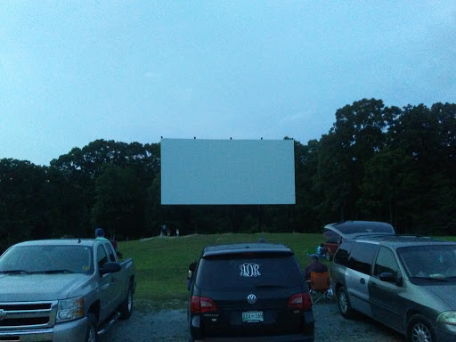 Drive-in Movie Theater «Birdsong Drive-In Theater», reviews and photos, 907 Shiloh Church Rd, Camden, TN 38320, USA