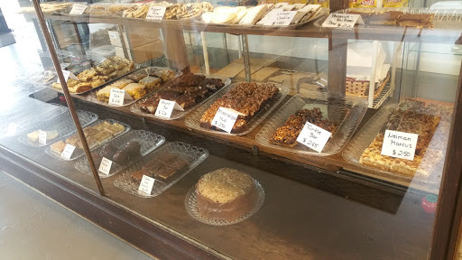 Bakery «Simply Sweet By Margarete Bakery/Chocolates», reviews and photos, 189 S Green St, Tupelo, MS 38804, USA