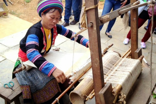 Nét văn hoá của người dân tộc Mông ở Mộc Châu kham pha net van hoa cua nguoi dan toc mong5 Nét văn hoá của người dân tộc Mông ở Mộc Châu