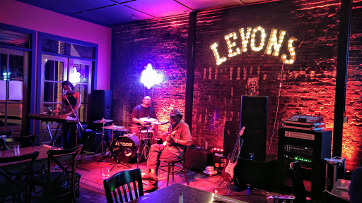 Levon's Bar & Grill