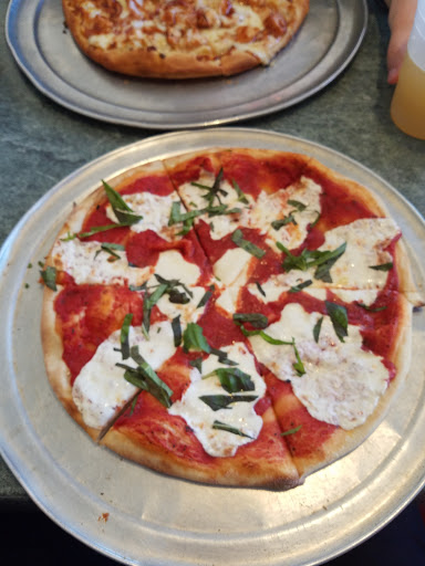 Pizza Restaurant «Engine House Restaurant», reviews and photos, 71 Lafayette St, Salem, MA 01970, USA