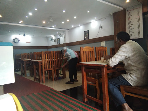 New Malabar Family Restaurant, Karaparamba Junction, East Hill Rod Side, Kozhikode, Kerala 673010, India, Restaurant, state KL