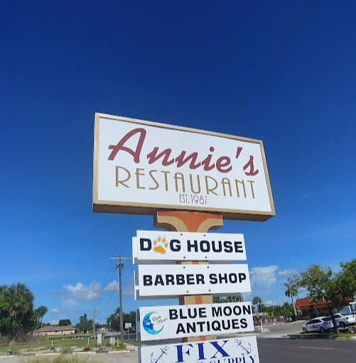 Annie's Restaurant logo