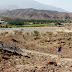 Widok na drogę z grobowców Al Ayn