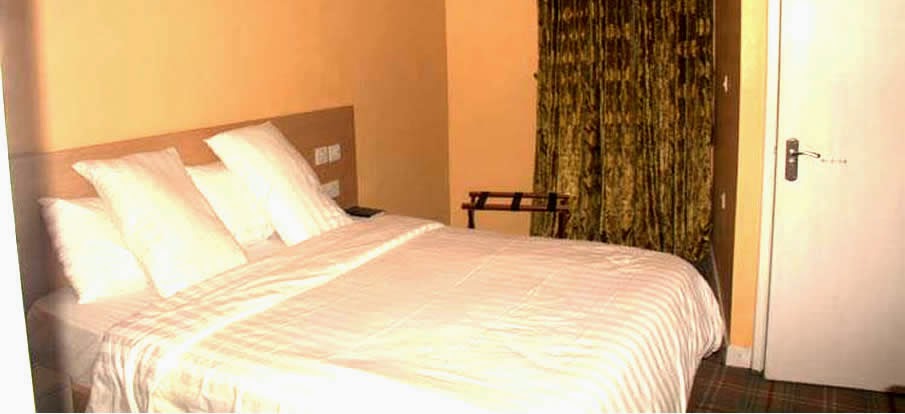 KrisCourt Hotel, Ile-Ife room