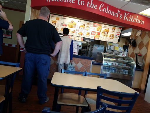 Fast Food Restaurant «KFC», reviews and photos, 1000 Blue Hills Ave, Bloomfield, CT 06002, USA