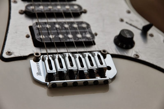 Ibanez GRG150P White