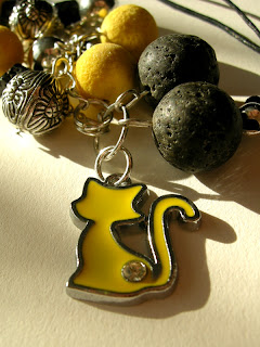 biżuteria z półfabrykatów - wisiorek żółty kotek