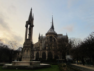 París y Versalles bajo la lluvia (19-23 diciembre 2012) - Blogs de Francia - Día 2. Cementerio de Peré Lachaise, itinerario por el centro y Torre Eiffel. (9)