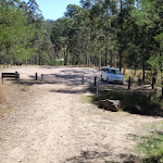 Gate and car park from Bennetts Ridge trail (190350)