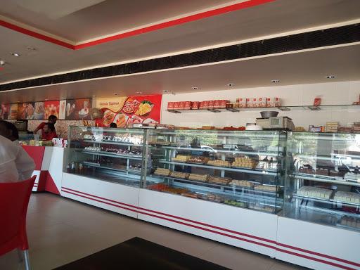 Arasan Sweets & Bakery, SH 40, Palayamkottai, Tirunelveli, Tamil Nadu 627002, India, Bakery_and_Cake_Shop, state TN