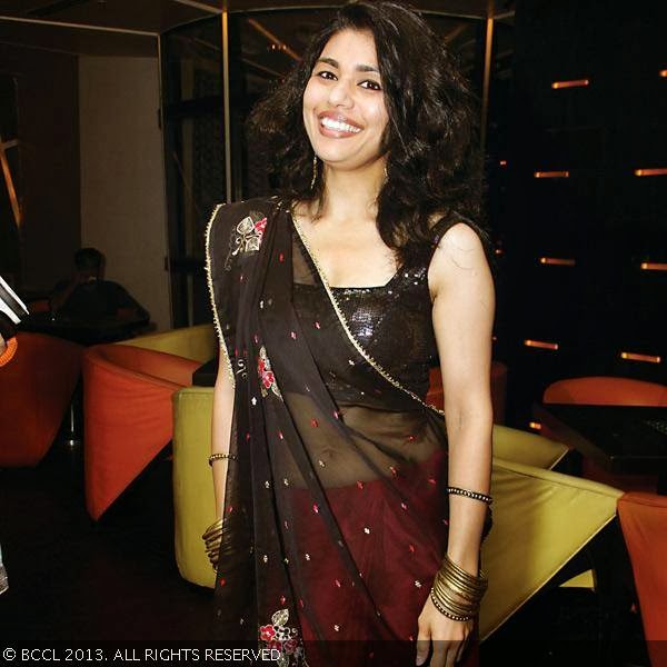 Samiksha at the do called commercial notes with DJ Rahul at Buzz, MGF Metropolitan Mall, Saket, New Delhi. 