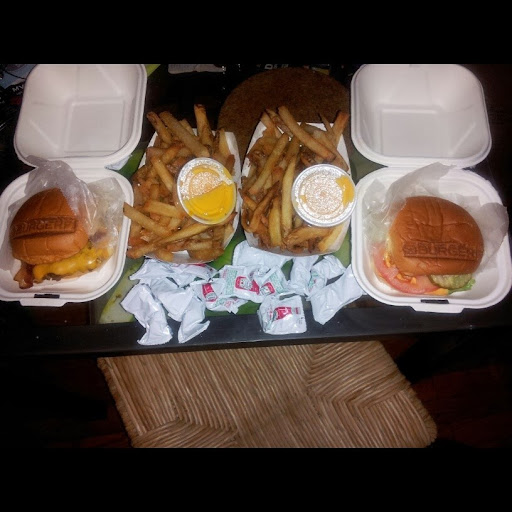 Hamburger Restaurant «BurgerFi», reviews and photos, 1571 2nd Ave, New York, NY 10028, USA