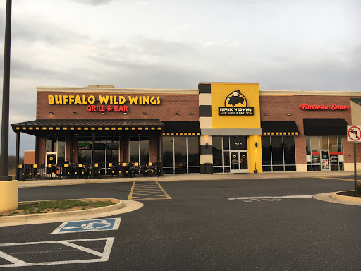 Chicken Wings Restaurant «Buffalo Wild Wings», reviews and photos, 437 Tiffany Dr, Waynesboro, VA 22980, USA