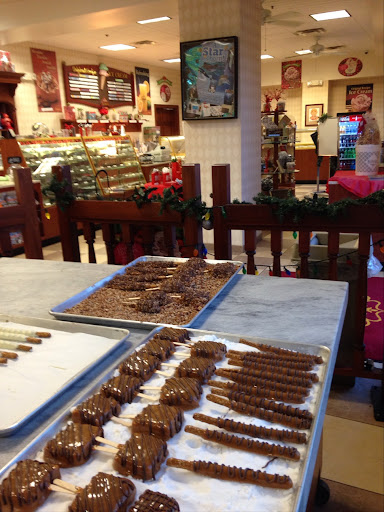 Chocolate Shop «Kilwins», reviews and photos, 160 Boardwalk Pl E, Madeira Beach, FL 33708, USA