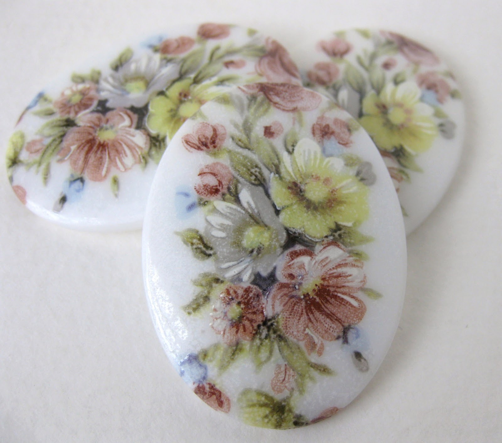 Miriam Haskell Flower Cameo Cabochons at Bumbershoot Supplies Miriam Haskell Flower Cameo Cabochons at Bumbershoot Supplies