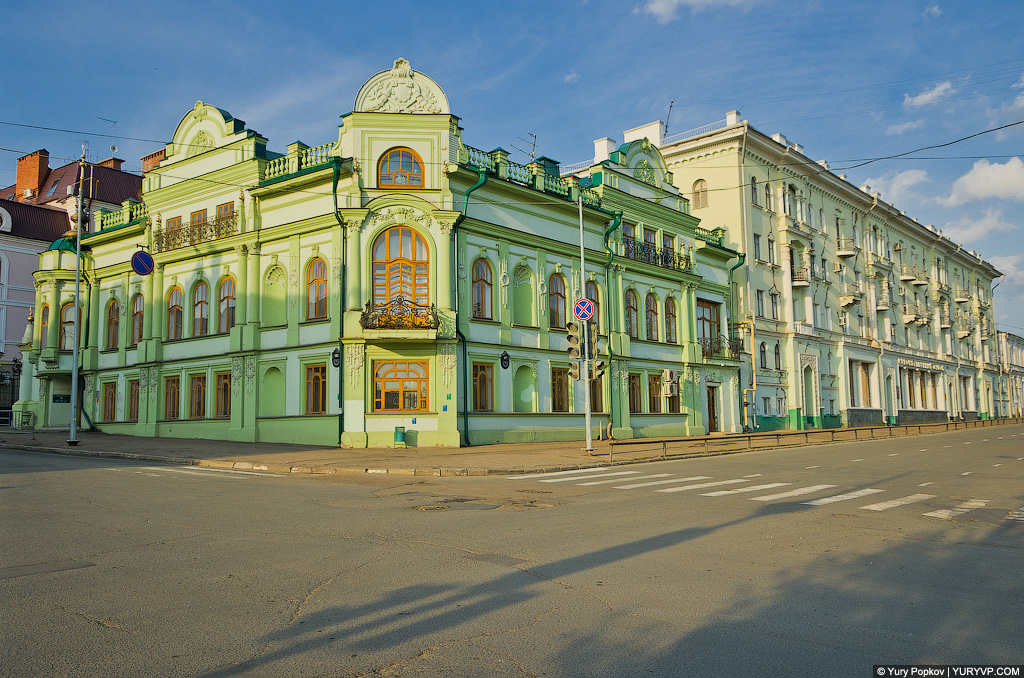 31: Казань Парадная