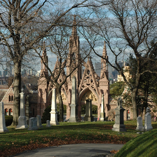 The Green-Wood Cemetery logo