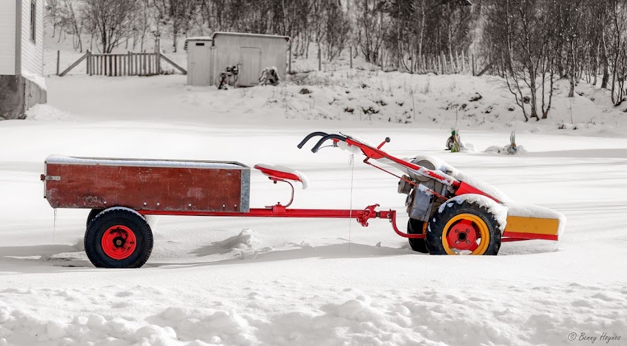 Two-wheeled tractor. Winter Storm Kyrre, Northern Norway