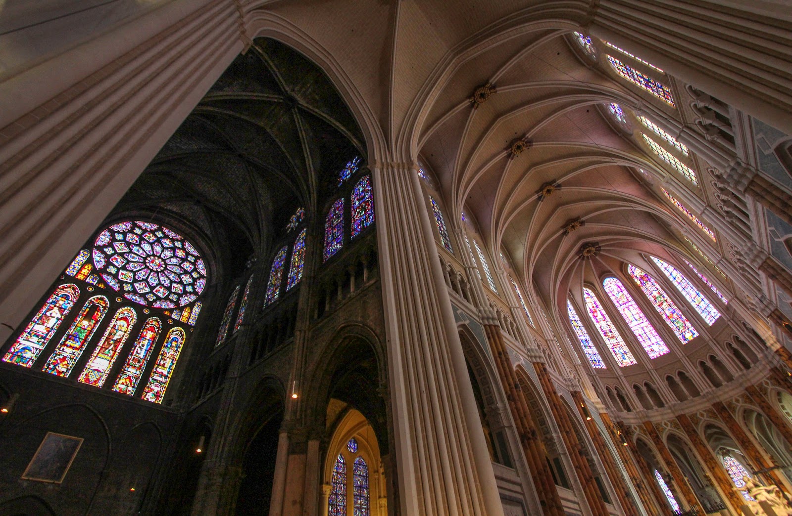 Why does the Chartres cathedral renovation have to be so damn cautious? –  Leeds's Singing Organ-Grinder