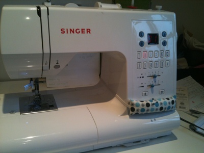 The Crafty Nomad: Sewing Machine Pin Cushion