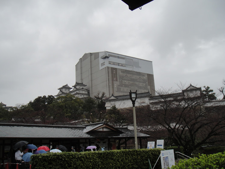 Himeji Castle covered by a 2D-printout