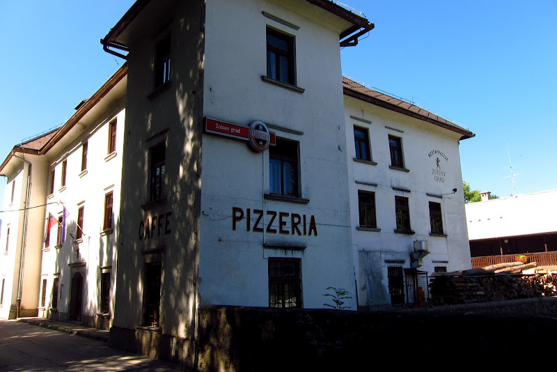 pizzeria for lunch
