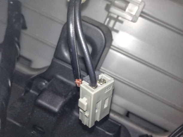 damaged head unit radio wire connector | 2004 to 2020 Mazda 3 Forum and ...