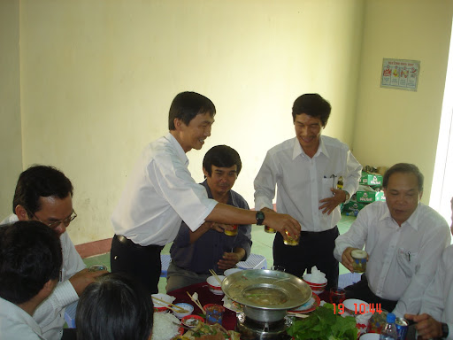 Chào mừng Ngày nhà giáo Việt Nam 20/11 2010 - Page 3 DSC00179
