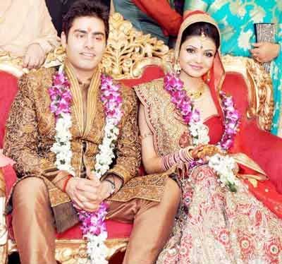 Pics Shahrukh Khan with family at Shweta and Rustams Wedding movie photos