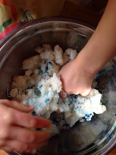 Your preschooler will love playing with an ocean themed play dough play set.