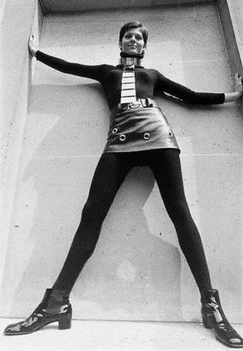 Miniskirts in 60s and 70s [more] ~ vintage everyday