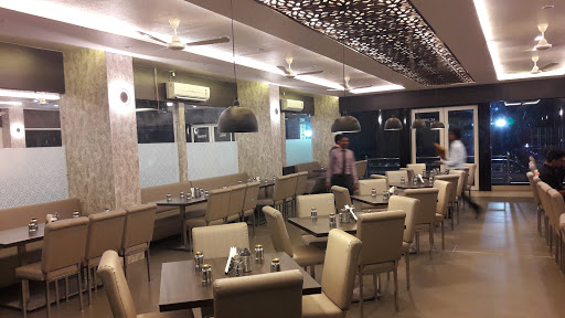 Shri Girnar Restaurant, Hotel Girnar Bardoli,, GIDC, Bardoli, Gujarat 394601, India, Vegetarian_Restaurant, state GJ