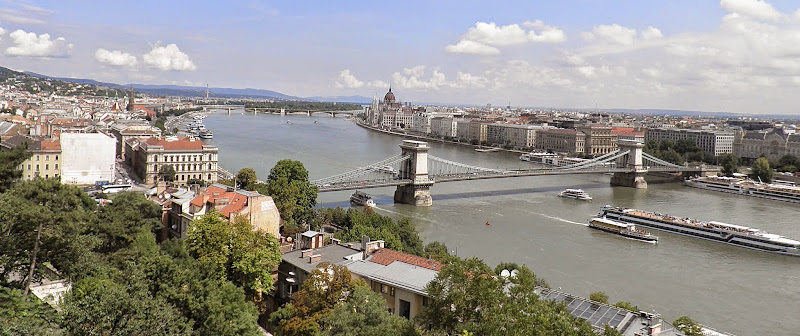 BUDAPEST Y VIENA: UNA SEMANA A ORILLAS DEL DANUBIO - Blogs de Europa - BUDAPEST: PASEO POR BUDA Y VISITA AL PARLAMENTO (9)