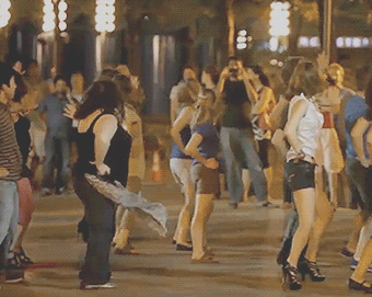 Flash-Mob3.gif%20